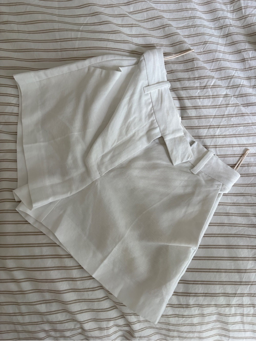 Wilfred Layover Linen 3” Shorts